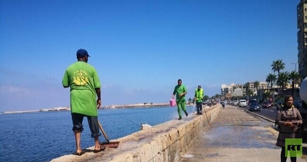 الإسكندرية.. تنظيف السور الأثري بعد تعرضه لعملية تخريب