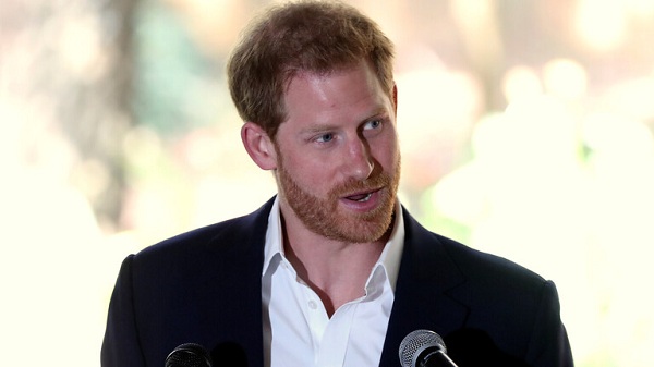الأمير هاري يقاضي صحيفتين بريطانيتين بسبب اختراق هاتفه