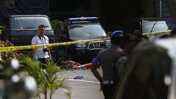 إندونيسيا: تفجير انتحاري يهز مقرا للشرطة في سومطرة
