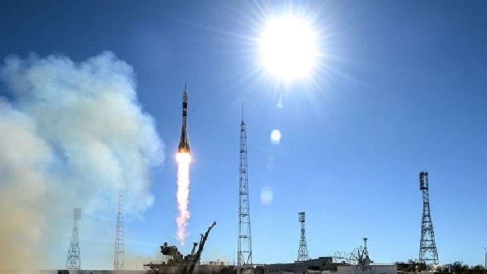 صاروخ روسي يحمل قمراً صناعياً إماراتياً إلى المدار