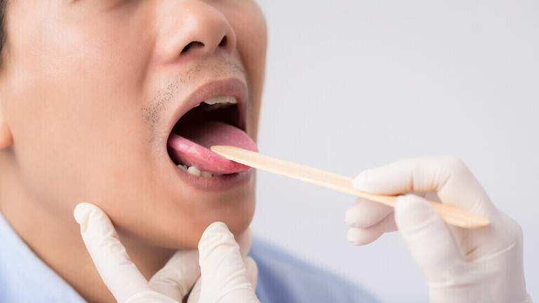 طعم معدني في الفم قد يكون عارضا تحذيريا للإصابة بعدوى "كوفيد-19"