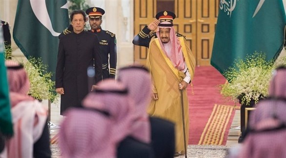 العاهل السعودي يبحث مستجدات الأحداث الإقليمية مع رئيس وزراء باكستان