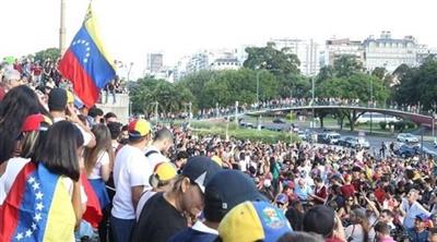 آلاف الفنزويليين في الأرجنتين يتظاهرون دعمًا لغوايدو