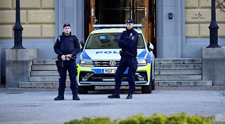  الشرطة السويدية تقبض على 4 أشخاص للاشتباه في إعدادهم لجريمة إرهابية