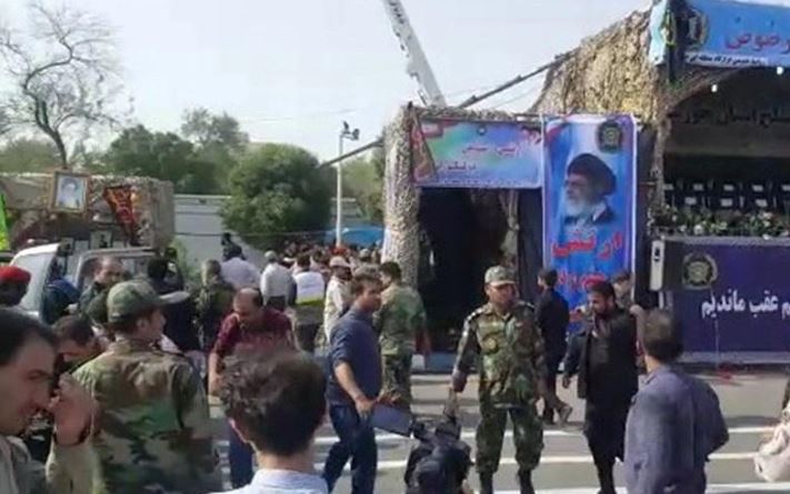 إيران: اعتقال 22 شخصا على صلة بالهجوم على العرض العسكري