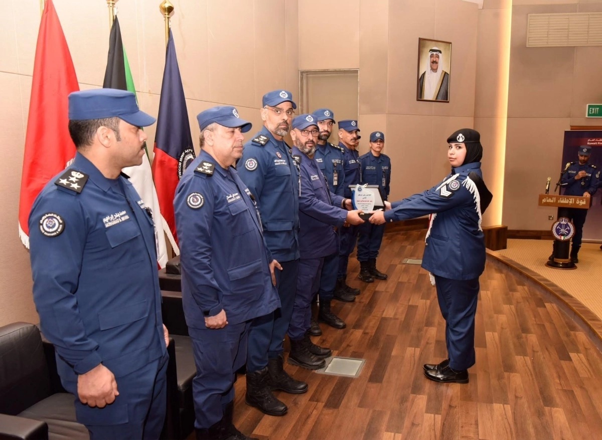 رئيس قوة الإطفاء يرعى حفل تخريج 123 ضابط صف برتبة رقيب