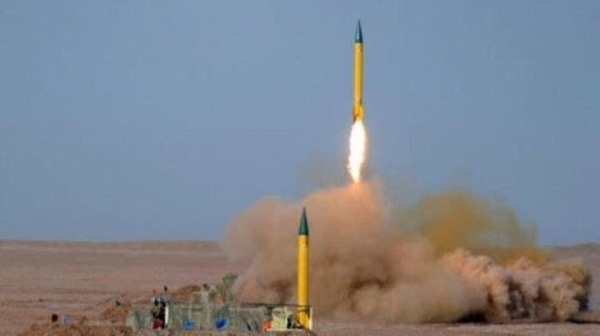 إيران تكشف عن نظام صاروخي تم تصنيعه محليا