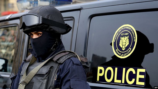  السلطات المصرية تلقي القبض على ناشطين بتهمة التورط في "مخطط لضرب الاقتصاد"
