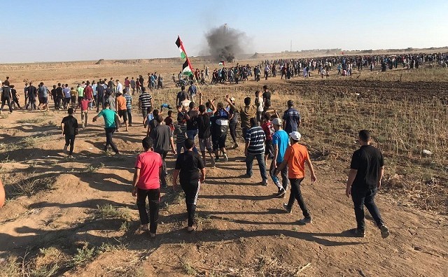 استشهاد فلسطيني وإصابة العشرات في مسيرات "كسر الحصار" بقطاع غزة