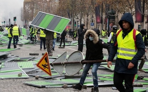  اعتقال عشرات المشاركين في تظاهرة "السترات الصفراء" في بروكسل