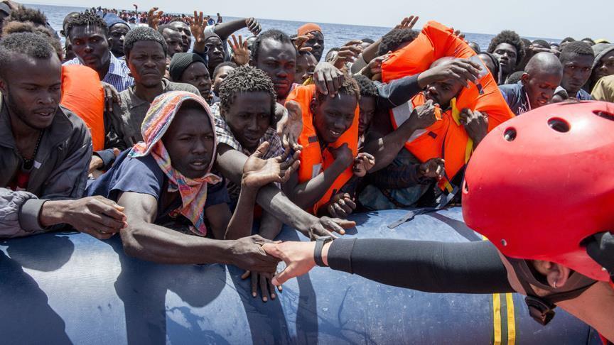 وزير الداخلية الإيطالي يهدد بإعادة سفينة تقل مهاجرين إلى ليبيا