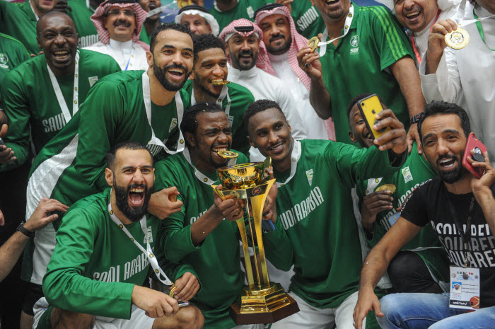 منتخب السعودية يفوز على الكويت ويتوج ببطولة الخليج ال 16 لكرة السلة