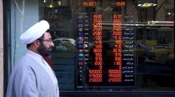 إيران: الريال يُعمق خسائره بعد تراجعه إلى مستوى قياسي جديد