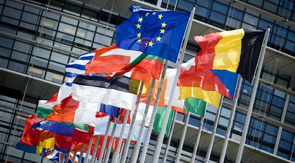استطلاع: نصف الأوروبيين يريدون استفتاء حول البقاء في الاتحاد