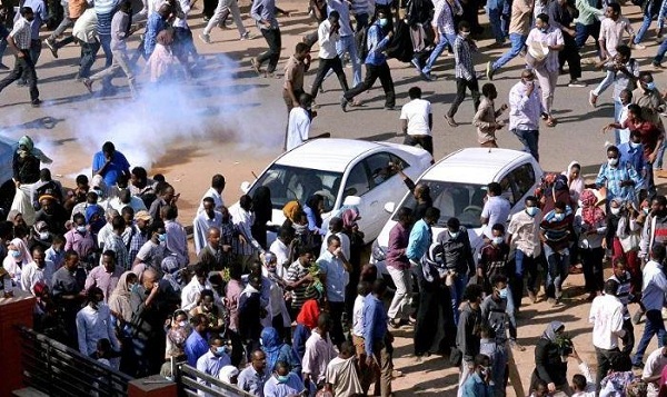 السودان: الجيش يرفض "حكومة انتقالية" وأمريكا قلقة