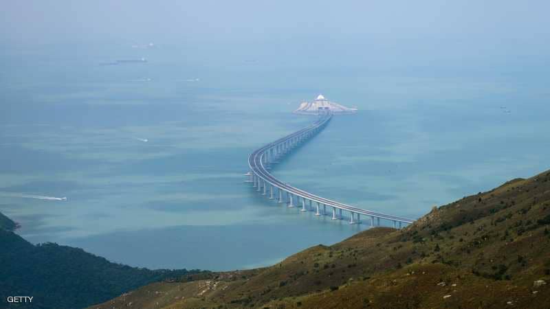 العالم يترقب افتتاح أكبر جسر بحري