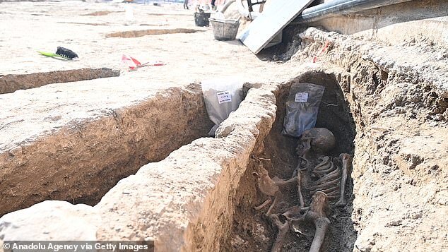 اكتشاف رفات 4500 جثة بمقبرة إسلامية في إسبانيا