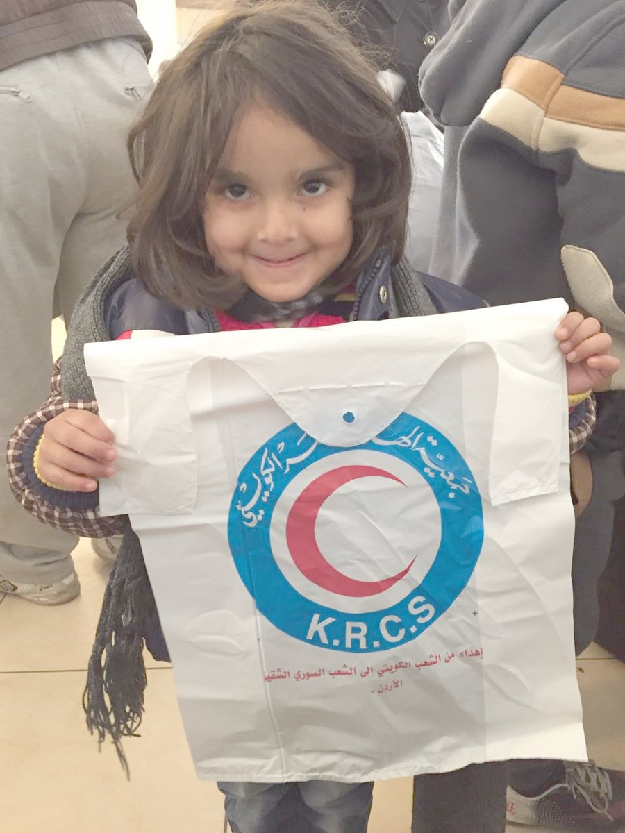“الهلال الأحمر الكويتي” توزع مساعدات على 400 أسرة سورية لاجئة بالأردن 