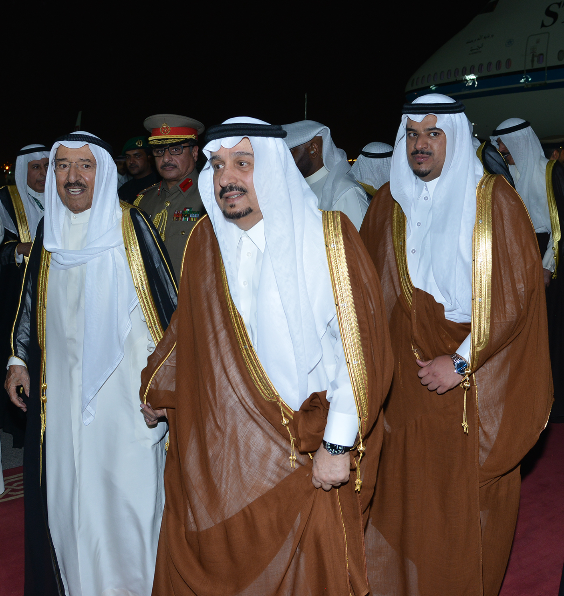 سمو أمير البلاد يصل الى السعودية لترؤس وفد الكويت في (قمم الرياض) الثلاث  