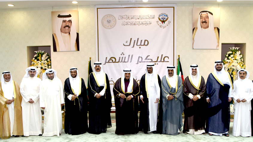 سمو الشيخ ناصر المحمد يزور لجنة "تطبيق الشريعة" الكويتية  
