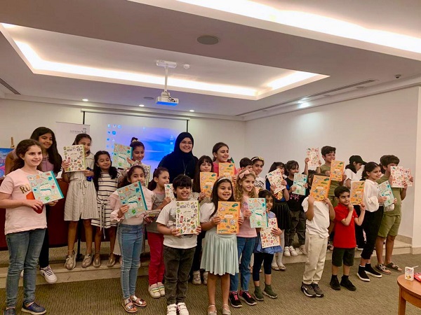 جود الخيرية تقيم فعالية في مكتبة نصف عيسى العصفور ضمن حملة كلمني عربي