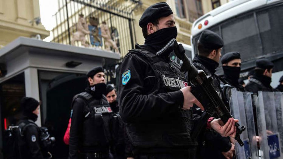تركيا تعتقل 137 شخصاً بينهم جنود لصلتهم بالكيان الموازي