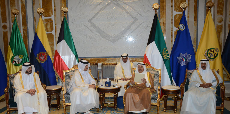 سمو الأمير يستقبل وزير الخارجية القطري