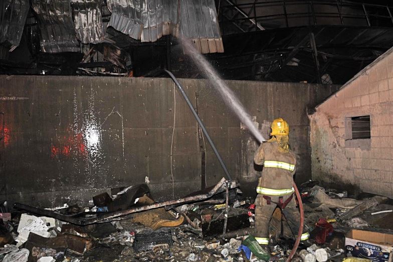 "الإطفاء": السيطرة على حريق شاليهات في مصنع للاسمنت بالصليبية الصناعية 