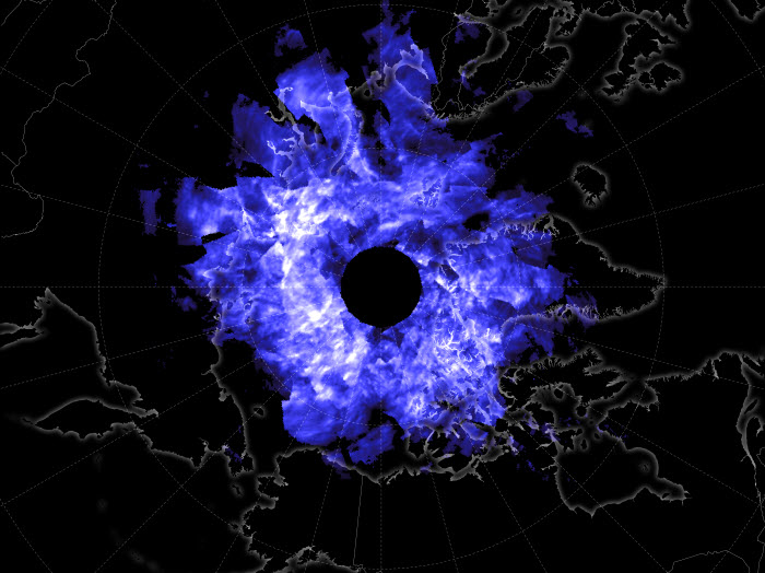 رصد غيوم زرقاء غامضة لا تظهر إلا في ليالي الصيف الدافئة