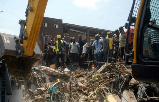 9 قتلى جراء انهيار مبنى يضم مدرسة في لاغوس  