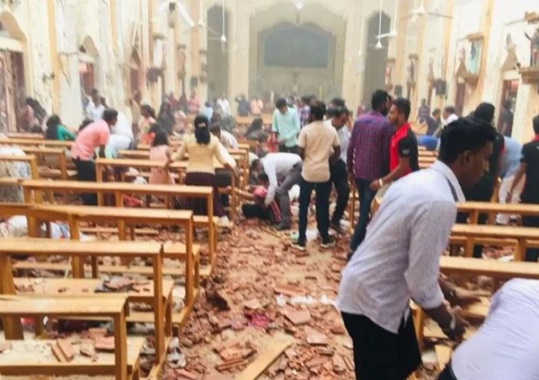 52 قتيلاً في 6 انفجارات تستهدف كنائس وفنادق بسريلانكا