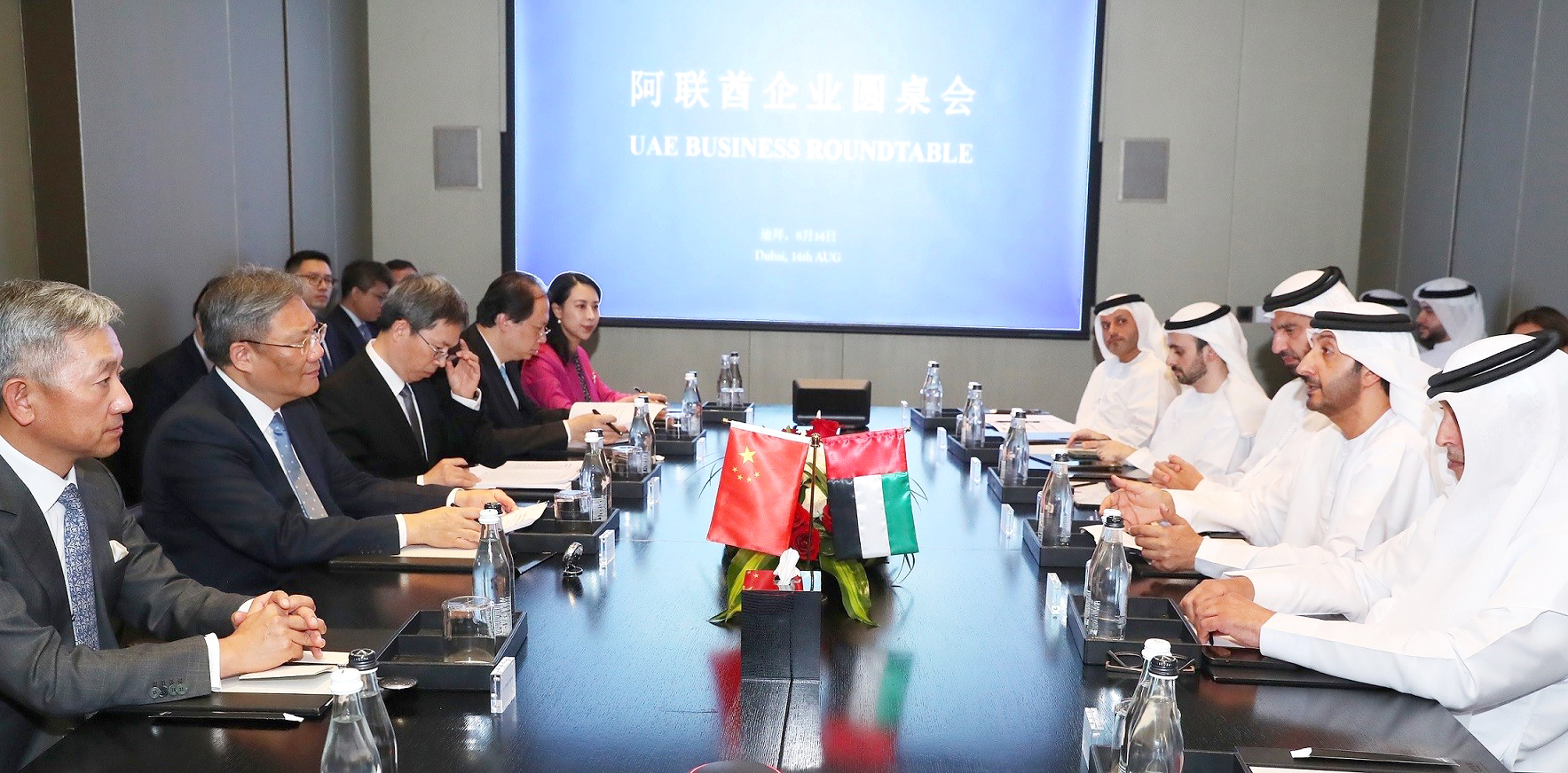  الإمارات: 77 مليار دولار حجم التبادل التجاري غير النفطي مع الصين عام 2022