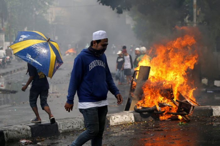 6 قتلى و200 مصاب في احتجاجات بإندونيسيا