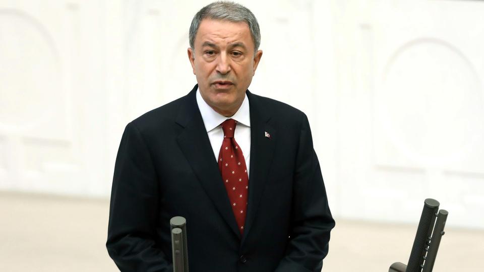 وزير الدفاع التركي: لن نسمح بتشكيل ممر إرهابي على حدودنا الجنوبية