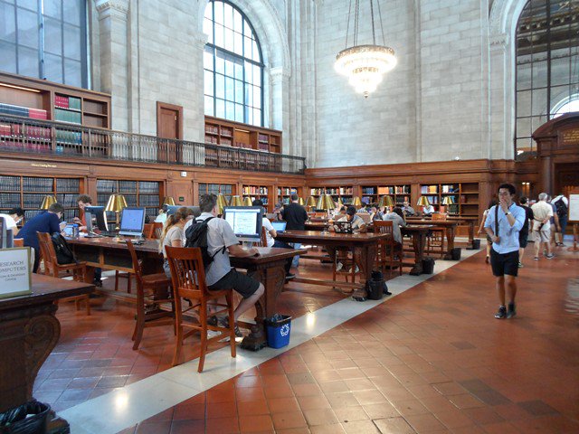  مكتبة نيويورك العامة .. صرح ثقافي وتاريخي شامخ بمنتصف الجادة الخامسة الشهيرة بنيويورك