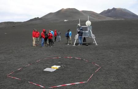 اختبار روبوتات استكشاف القمر في جبل إتنا في صقلية