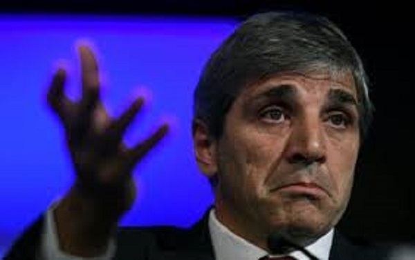 استقالة حاكم المصرف المركزي في الأرجنتين واتفاق وشيك مع صندوق النقد