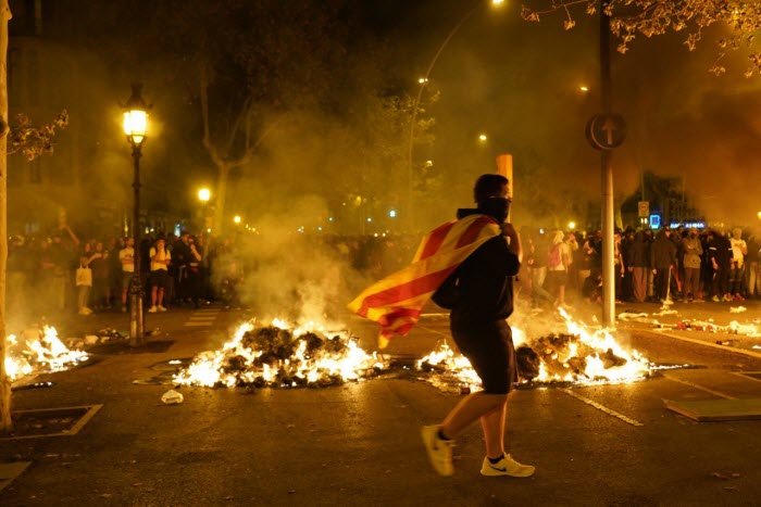رئيس كتالونيا: سننفصل عن إسبانيا في 2021 