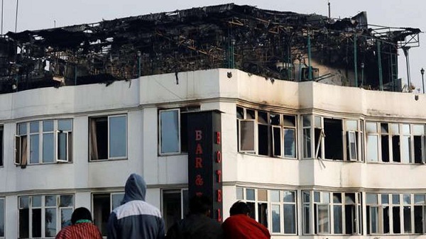 مقتل 17 شخصًا بحريق فندق في الهند