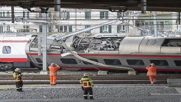 قطار ألماني فائق السرعة على متنه 240 راكباً يخرج عن القضبان في بازل السويسرية