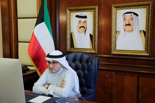 وزير الخارجية الكويتي يتلقى اتصالا مرئيا من نظيره الايراني 