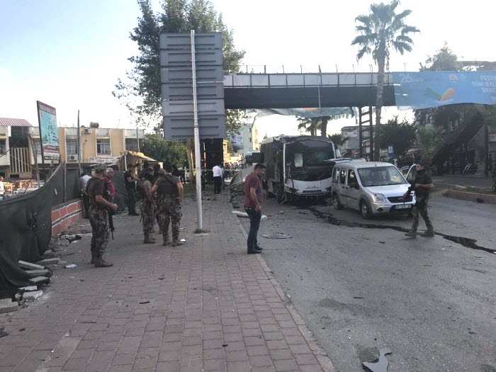 هجوم إرهابي يستهدف حافلة للشرطة التركية