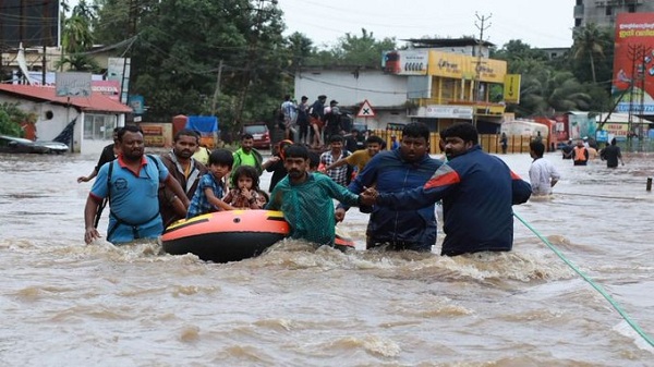 مقتل 11 وإجلاء الآلاف بسبب سيول في غرب الهند