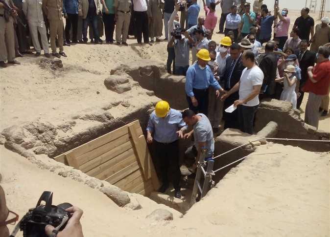 اكتشاف أول مقبرة في تاريخ (مصر الوسطى) تضم 28 مومياء  