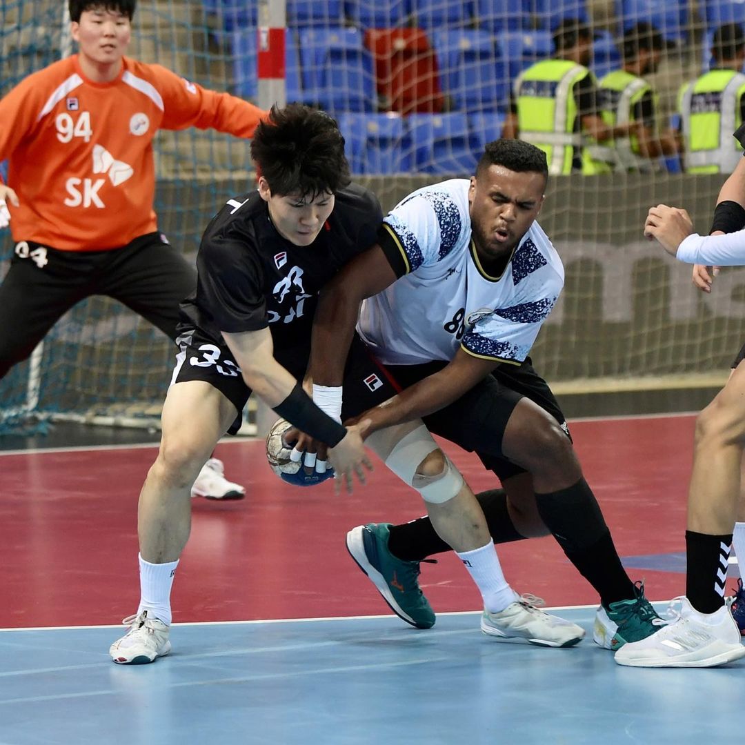   أزرق الشباب لكرة اليد يتعادل مع نظيره الكوري الجنوبي «26-26»
