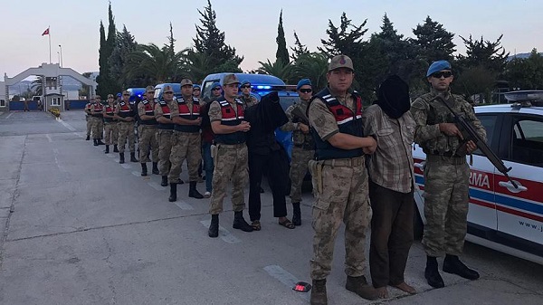 المخابرات التركية تقبض على 9 إرهابيين من "بي كا كا" بسوريا