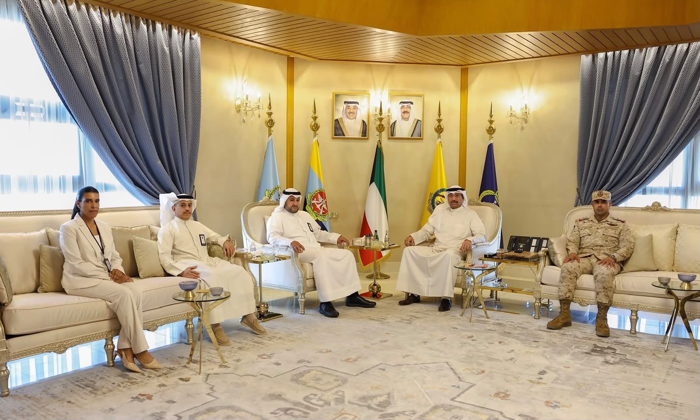 وزير الدفاع يهنئ وكيلين مساعدين بمناسبة صدور مرسوم تعيينهما
