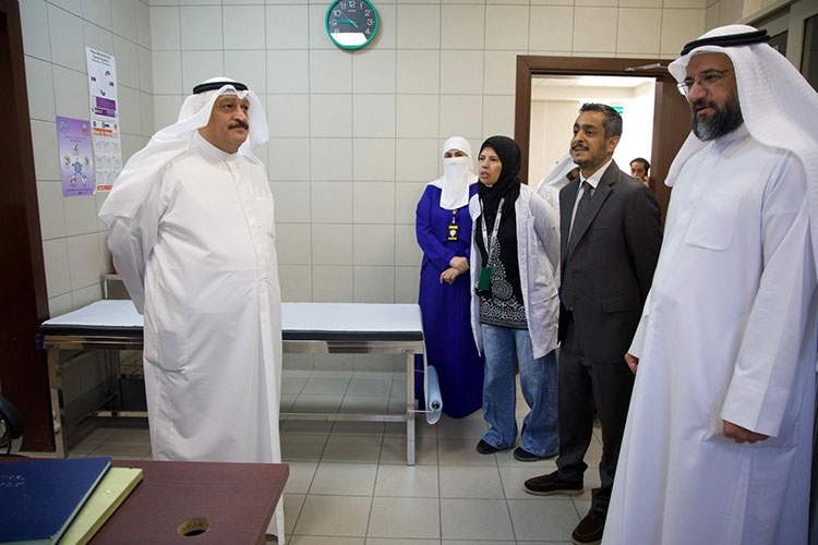 العوضي يدشن حملة «تطعيمات الشتاء» في 90 مركزاً صحياً ومستشفى