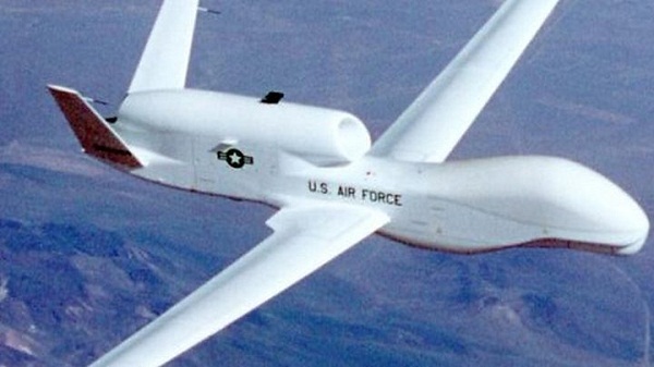   الجيش الأمريكي: طائرات استطلاع غير مسلحة تراقب الوضع في مضيق هرمز