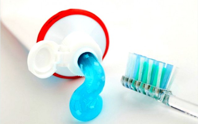 مكونات مضادة للبكتيريا في معجون الأسنان تكافح الملاريا